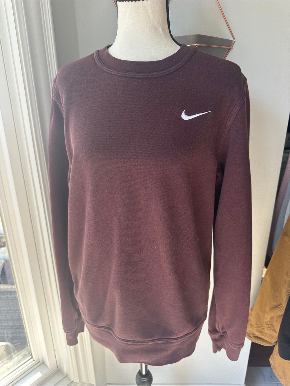 NIKE Crewneck Sweatshirt Sweater Chocolate Brown Deep Burgundy Size Small